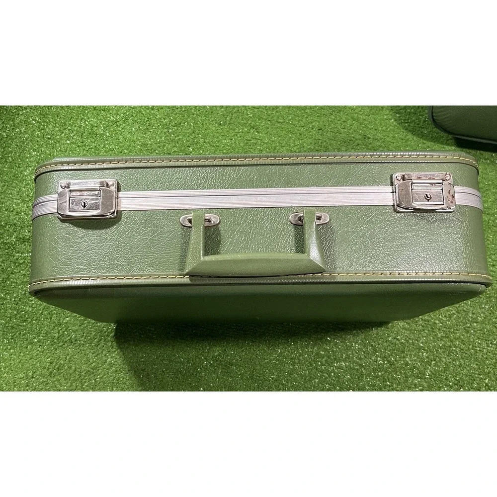VTG 50's Avacado Green Hard Shell Luggage Set (2) 60s Mid Century 23x16 & 17x13